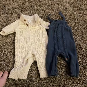 Sweater knit suits adorable!!! For baby!
